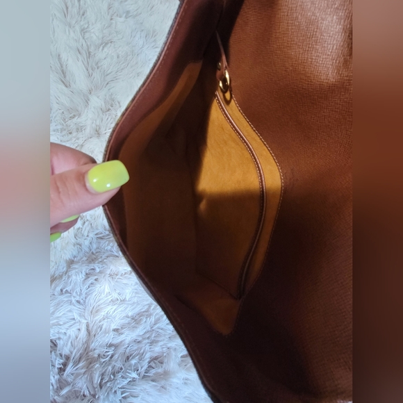 Authentic LV Monogram Musette GM Crossbody - Picture 12 of 16